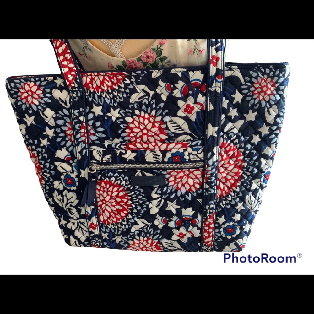 HP Best of Bags 9/15/22❤️💚🧡Nwot  Vera Bradley tote red/white/blossoms